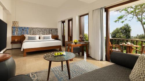 Impressive Forest Corner Suite with Butler Service - King Bed