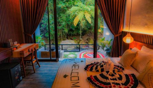 Deluxe Room with Plunge Pool