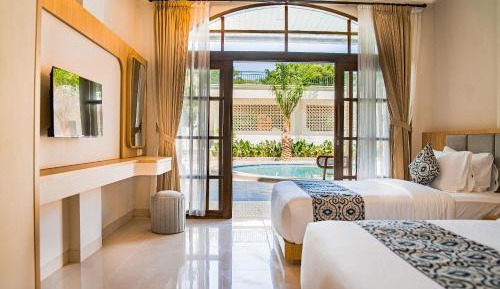 Deluxe Double or Twin Room with Pool Access