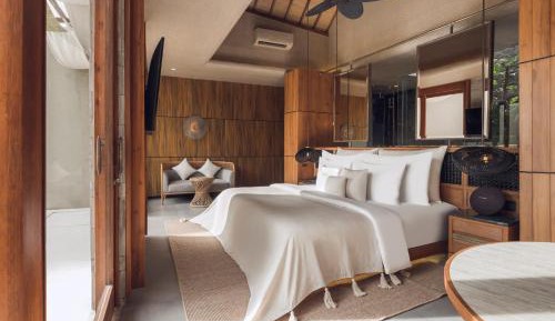 Grand Royal Smart One-Bedroom Villa with Private Pool & Jacuzzi
