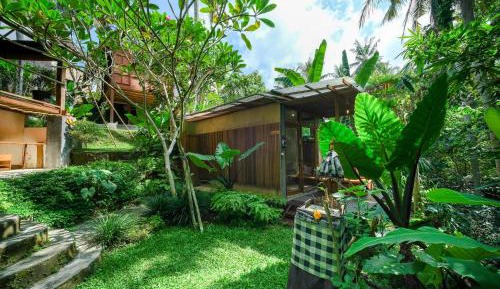 Villa with Garden View