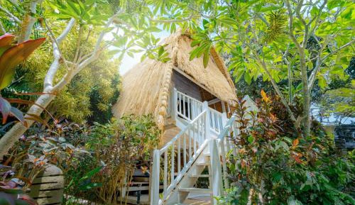 Deluxe Bungalow with Garden View