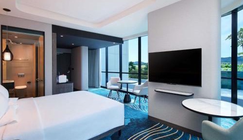 Junior King Suite