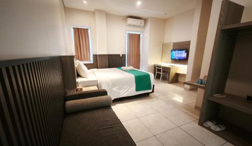 Deluxe Double Room with Sofa and Balcony