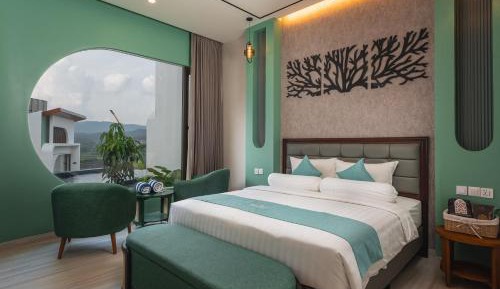 King Room with Pool View