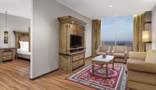 Executive Suite with One King Bed