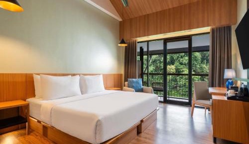 Privilege Luxe Double Room with Balcony and Lagoon View