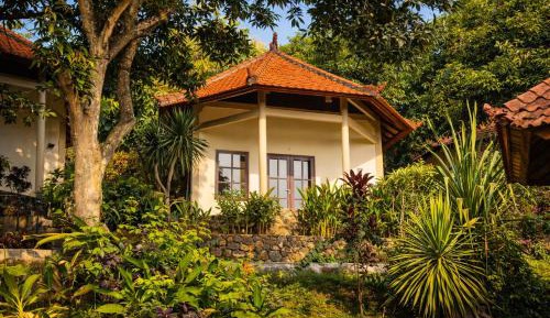 One-Bedroom Bungalow with Sea View