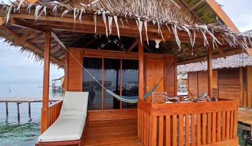 Superior Oceanfront Bungalow with Shared Bathroom