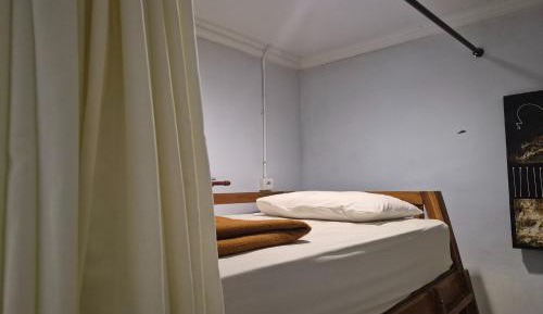 Bed in 10-Bed Mixed Dormitory Room