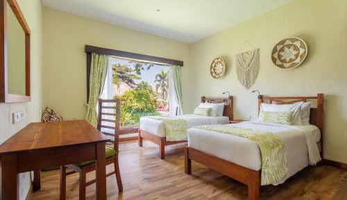 Kifaru Family Suites + Marine Safari Bali access