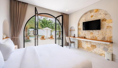 Double Room with Pool View