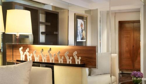Salon Suite