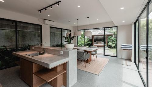 Villa with Garden View