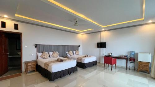 Family Room with Private Bathroom