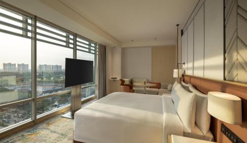 Corner King Room
