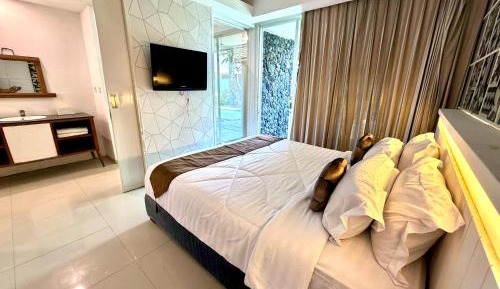 Double Room with Pool View