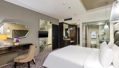 Deluxe King Room