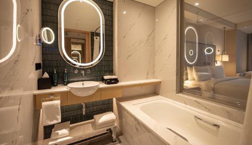 Deluxe King Room