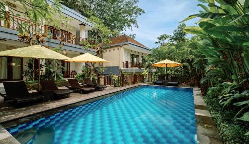 Suite with Pool View
