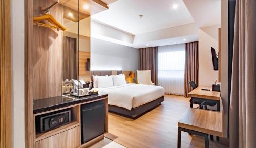 Deluxe Queen Room