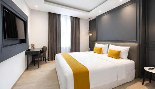 Royal Suite king Room (Hollywood Bed)