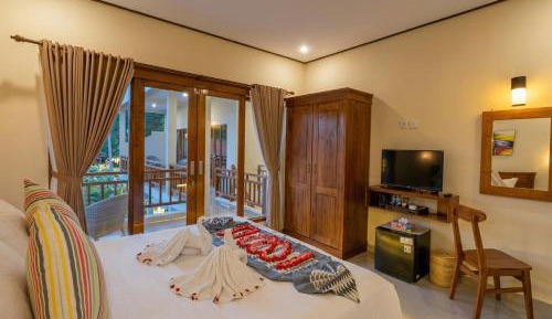 Deluxe Room with Pool View