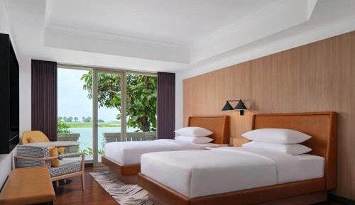 Deluxe Double Room with Lake View