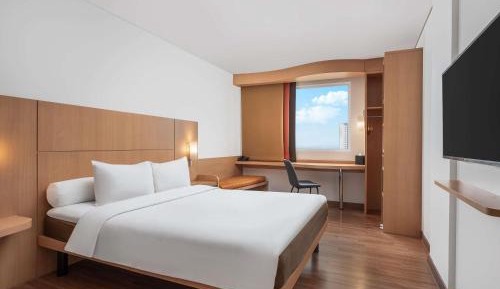 Standard Double Room - City Side