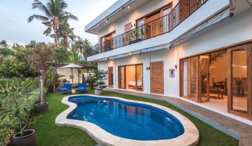 Villa with Garden View