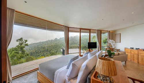 Panoramic Cabin with Valley View