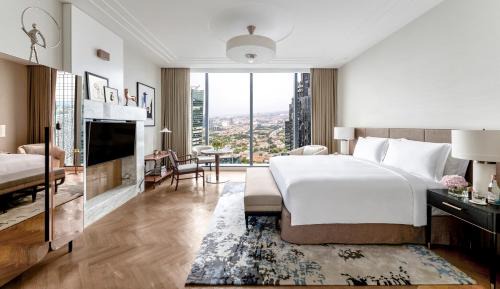 Deluxe Cityscape King Room