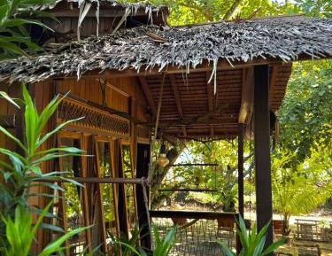 Bungalow with Garden View