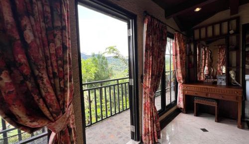 Standard Mountain View Bungalow