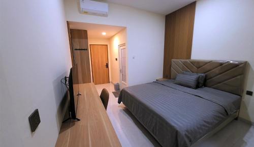 Queen Room with Balcony