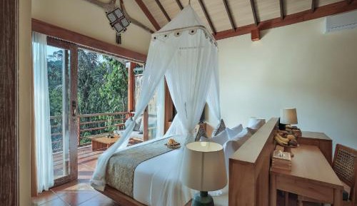One-Bedroom Suite with Valley View and Daily Afternoon Tea 