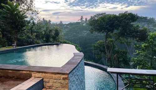Family Room with Garden View