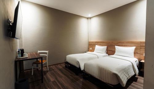 Standard Twin Room