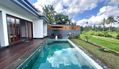 One-Bedroom Private Pool with Rice Field View