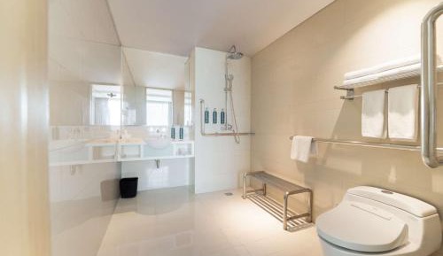 King Room - Mobility Accessible 
