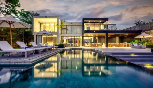 Family 5-Bedroom Villa with Bunk Beds & Ocean View
