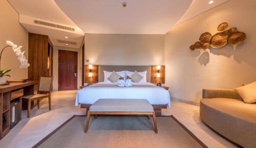 Suite with Balcony, Free Scheduled Shuttle to Ubud, Free Photo Session with Free 1 Digital Photo, 24 Hours e-butler Service, Buggy Service throughout the Resort and Free Resort Activities