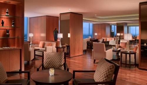 Executive lounge access, Larger Guest room, 1 King