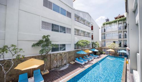 Deluxe Pool View
