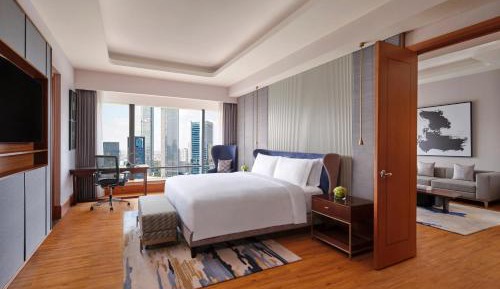 Mayfair Suite (Club Lounge Access), 1 King Bed, City View
