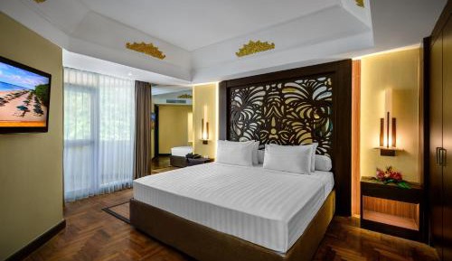 Suite Club Room