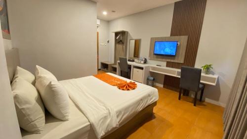 Deluxe Queen Room