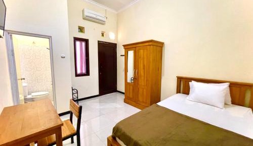 Double Room with Private Bathroom