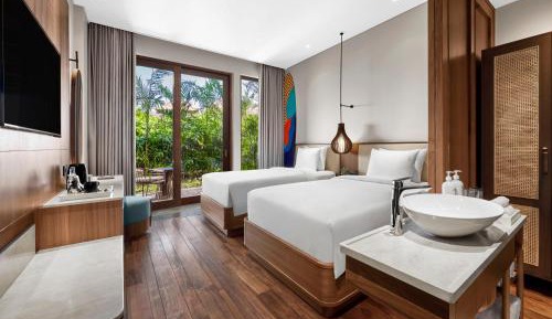 Premium Twin Room with Balcony with 20% Disc F&B Excl. Alcohol and In Room Dining (T&C Apply)