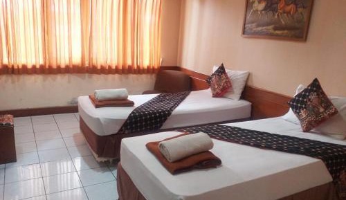 Double or Twin Room with Private Bathroom